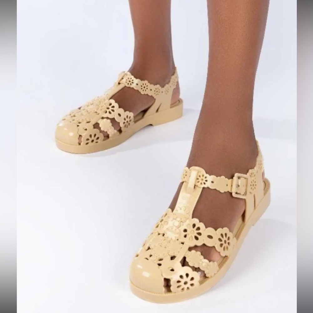 Womens Melissa x Viktor Rolf Possession lace cream jelly sandals size 7